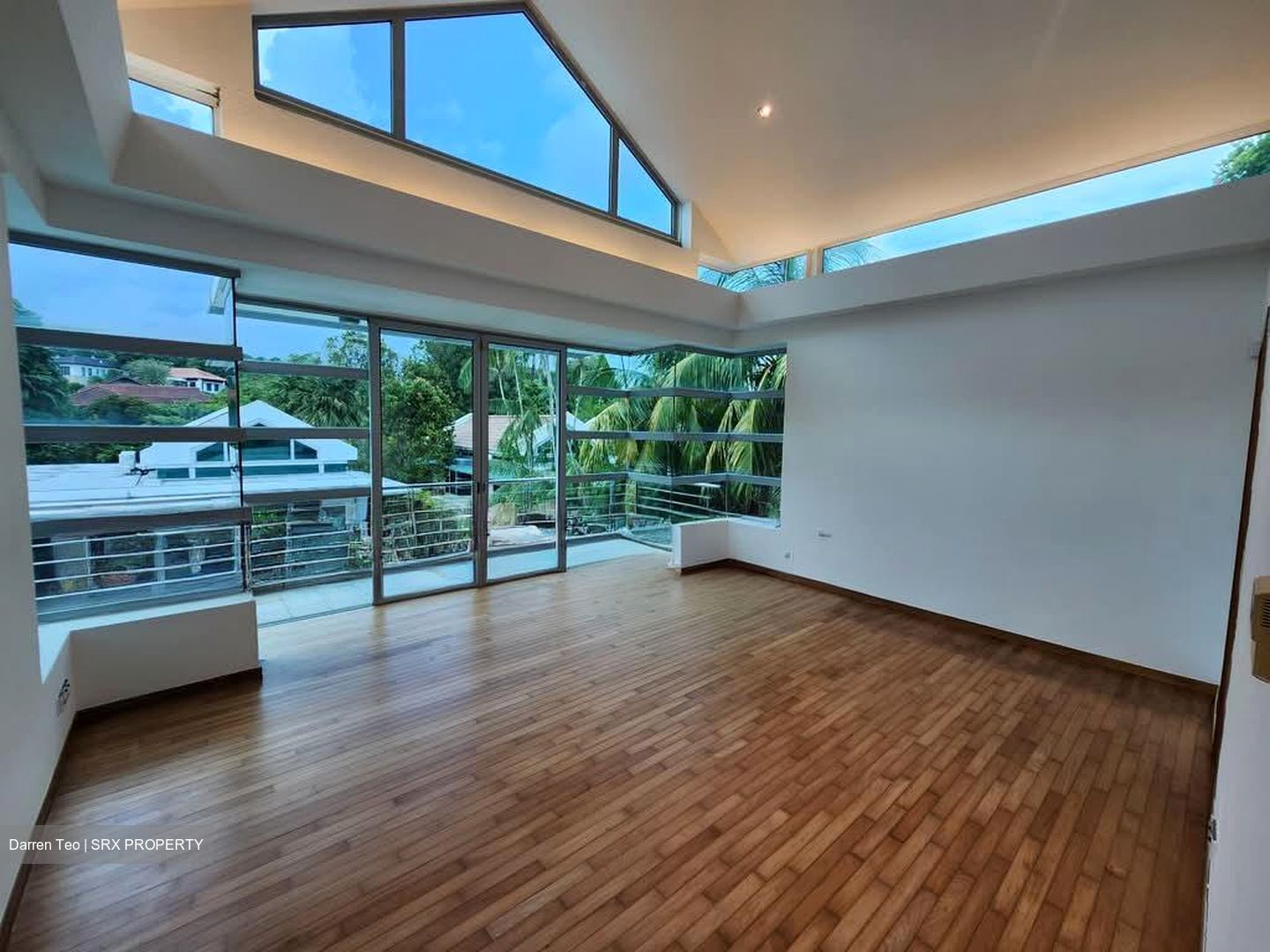 Holland Road (D10), Detached #536441301